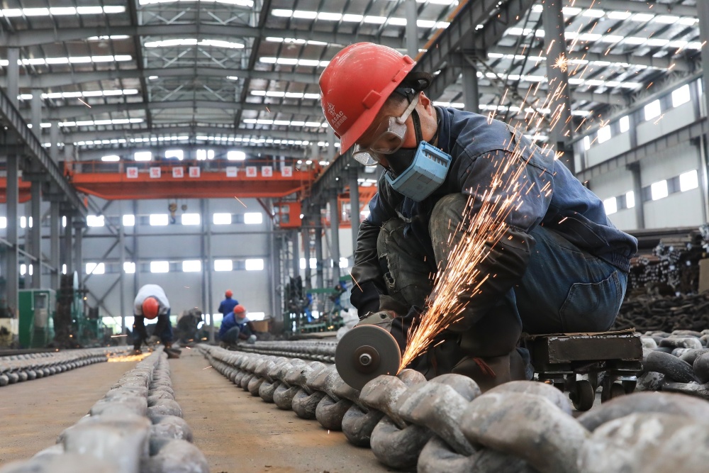 新华全媒 ·高质量发展调研行丨从"小作坊"到"小巨人"  民企竞逐"专精