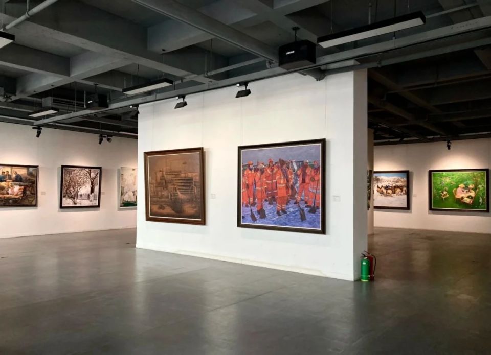 河南省美术家协会联合主办的第十四届河南省美术作品展览,旨在全面