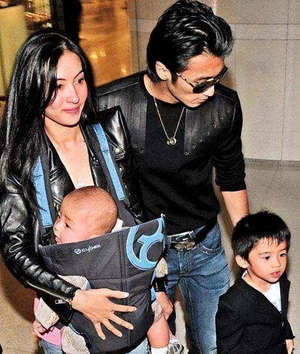 张柏芝大儿子帅到认不出,脱去稚嫩酷劲十足,与父同框击碎谣言插图15