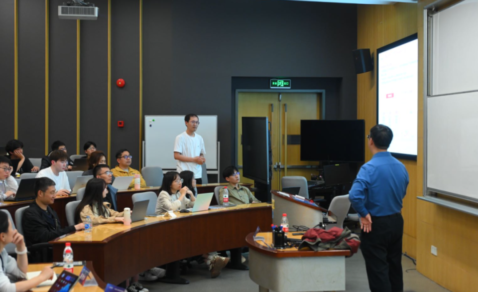 复旦管院价值投资课 | 江晖:从投研进阶到多基金经理团队制