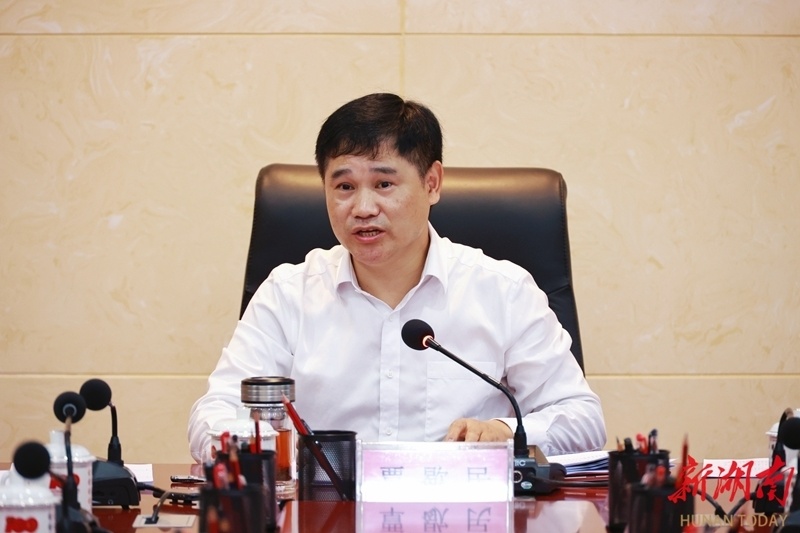 县委常委会召开会议 覃歇民主持-腾讯新闻