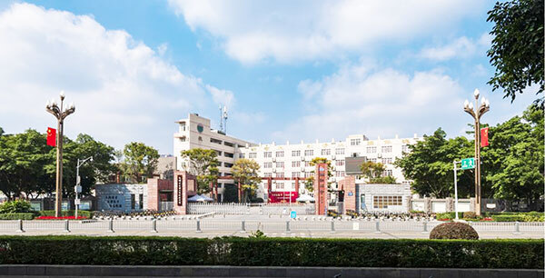 热烈祝贺温江二中被四川省教育厅认定为四川省二级示范性普通高中