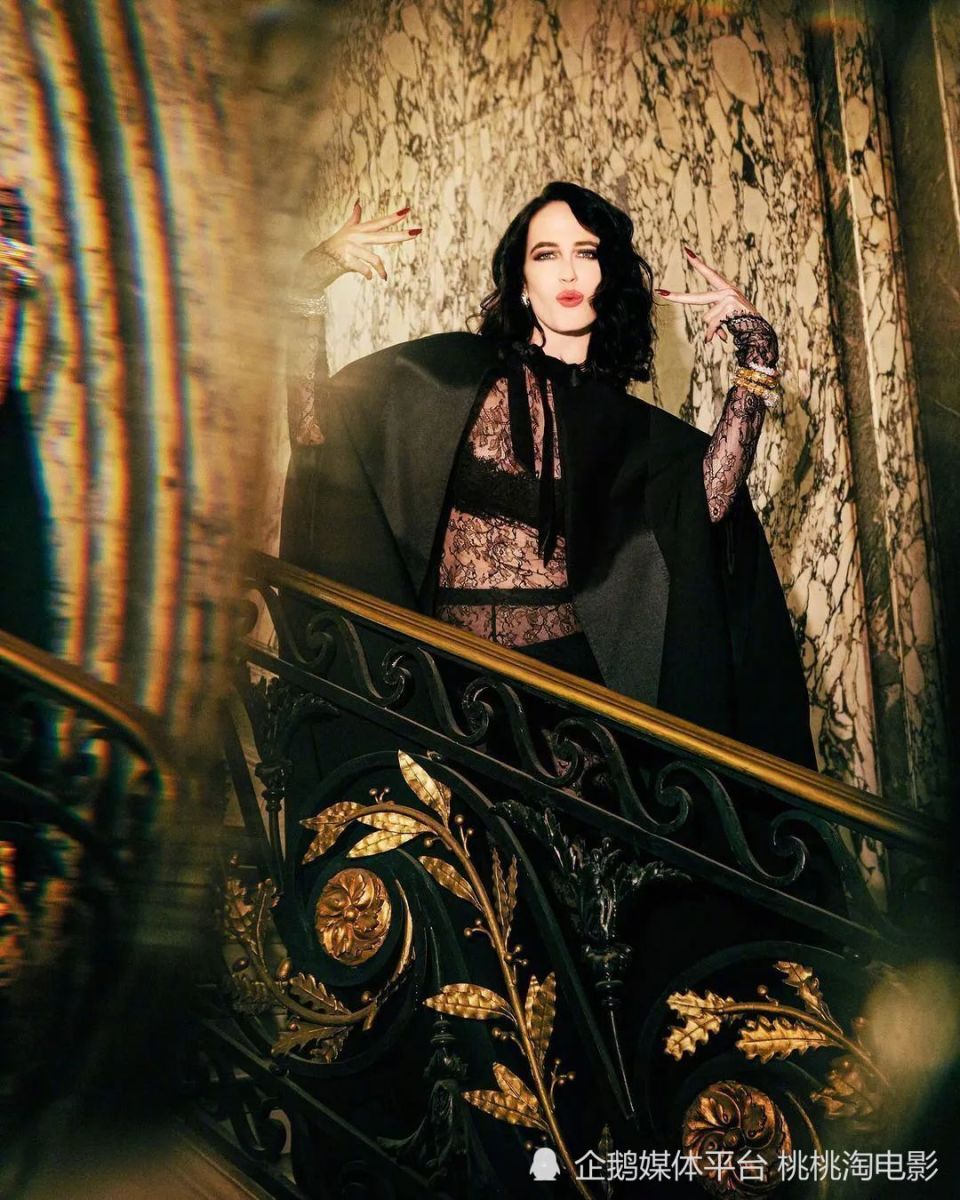 女星伊娃·格林希腊版《vogue》封面大片,"坏女人"造型性感俏皮