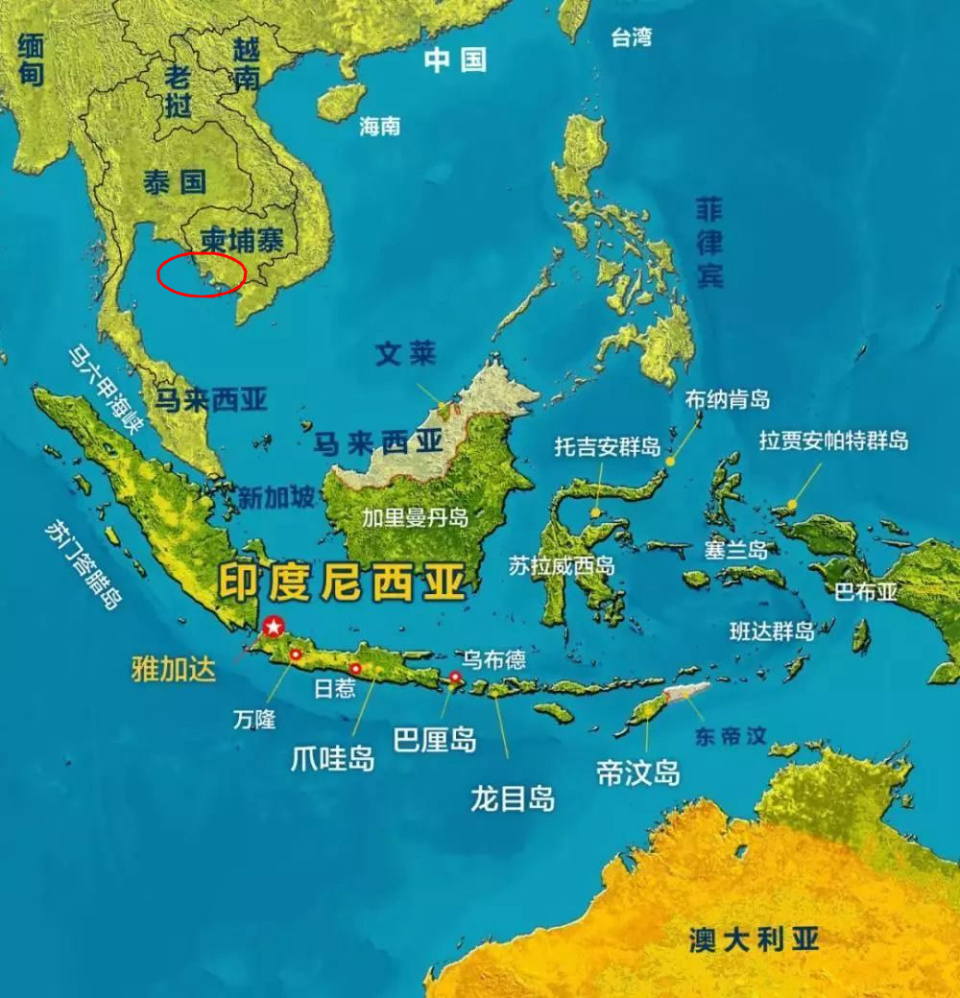 中国万吨舰抵柬埔寨,卸下战车和机器狗,2艘护卫舰驻该地已数月