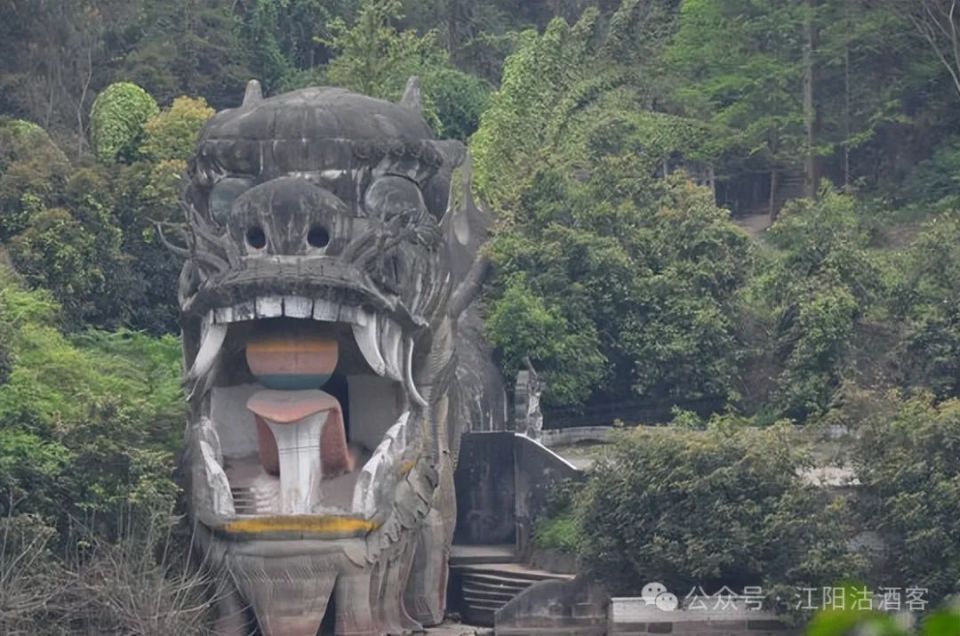 你们还记得起泸州有个九狮山吗?泸州人造景观的先锋,如今落寞了