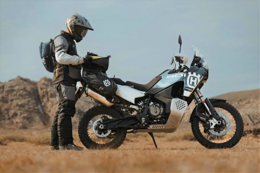 最帅复古风格拉力胡斯瓦纳norden901探险版上市越野性能提升