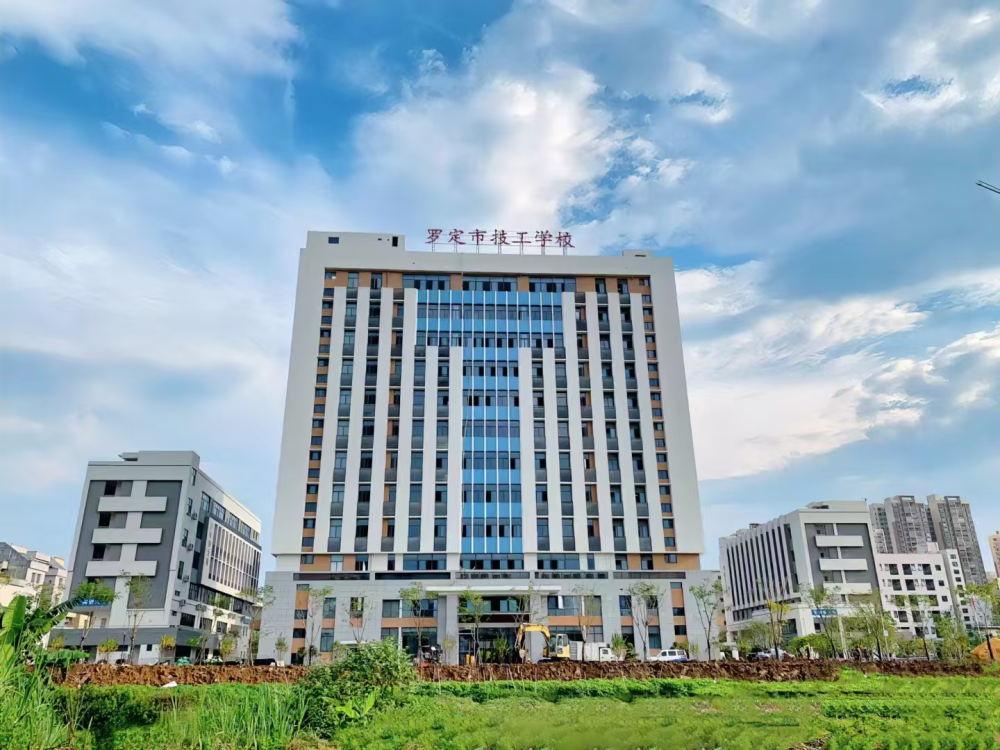 开学上新,云浮罗定两所学校启用