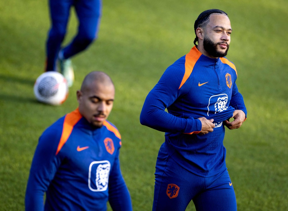 足球荷兰队备战友谊赛