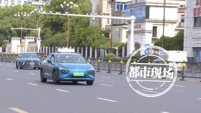 南昌:乘坐新能源出租车 要另付2元燃料附加费?