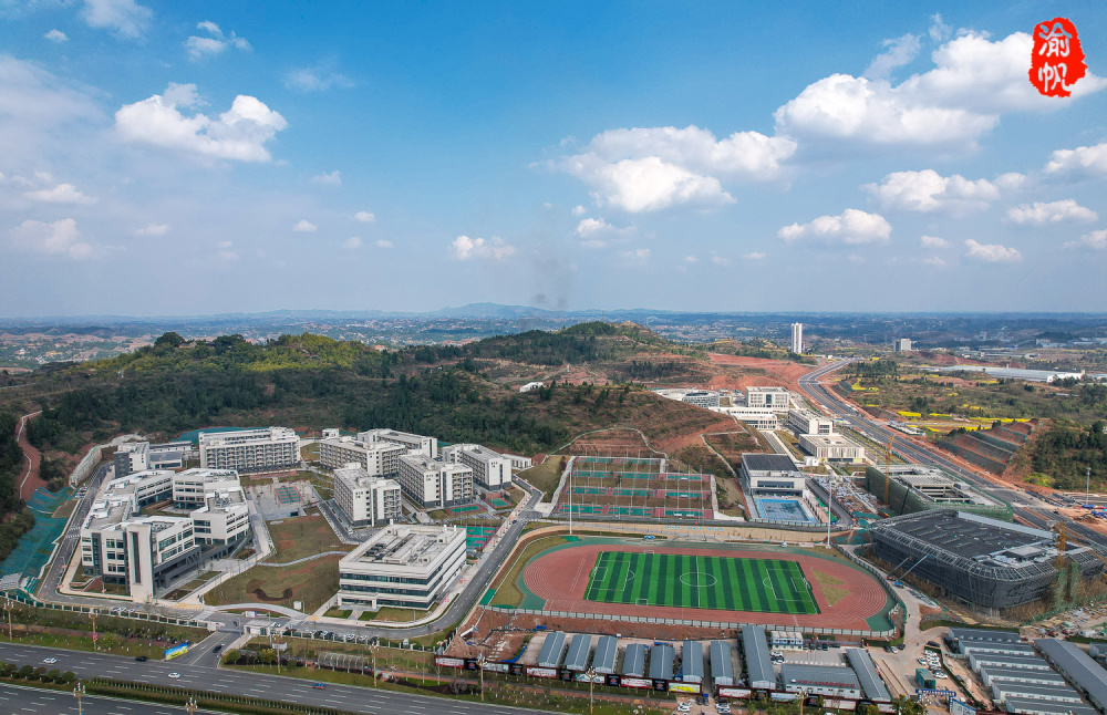 以前连一所高等院校都没有,直到2020年,重庆电力高等专科学校新校区