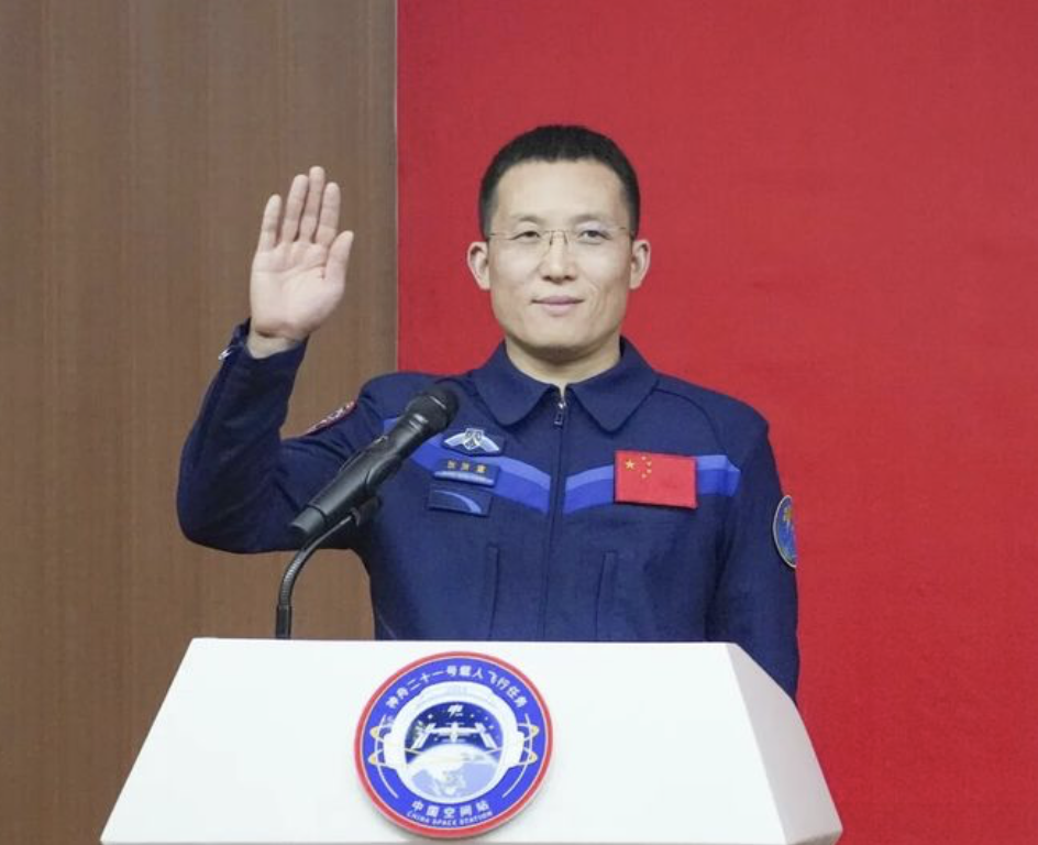 从实验室到太空舱，张洪章的“关键一跃”_腾讯新闻