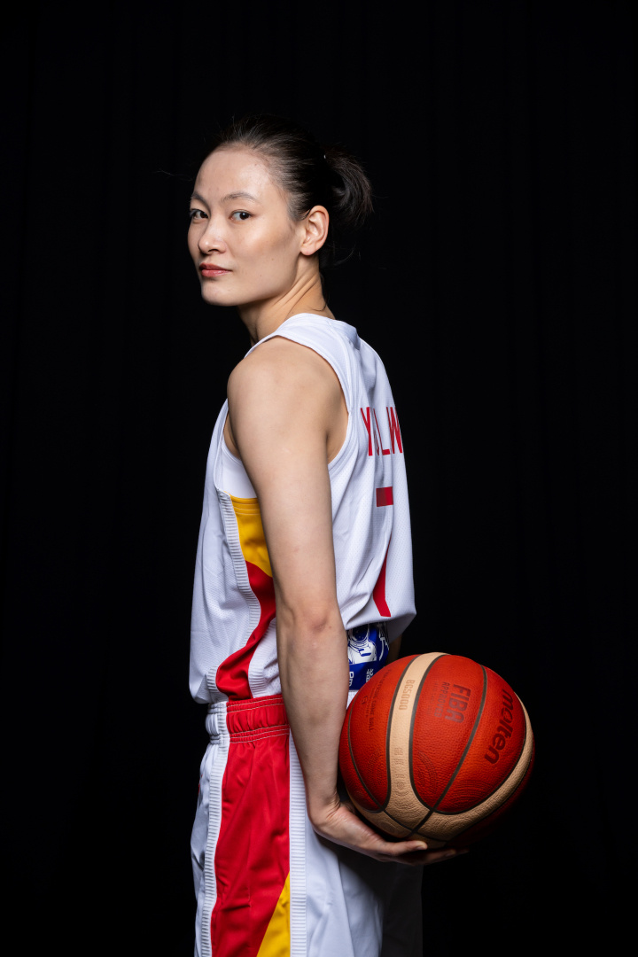女篮队长杨力维成为杭州亚运会中国代表团旗手