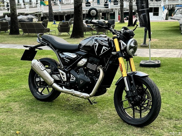 售价35000元起 凯旋新400排量车型上市_腾讯新闻