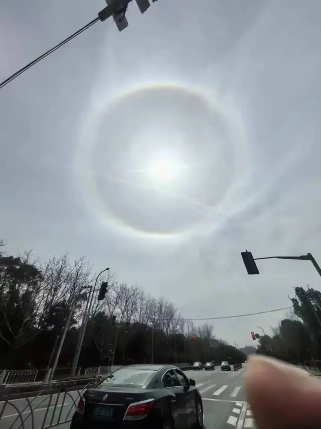 今天申城天空出现美丽日晕,你看到了吗?_腾讯新闻