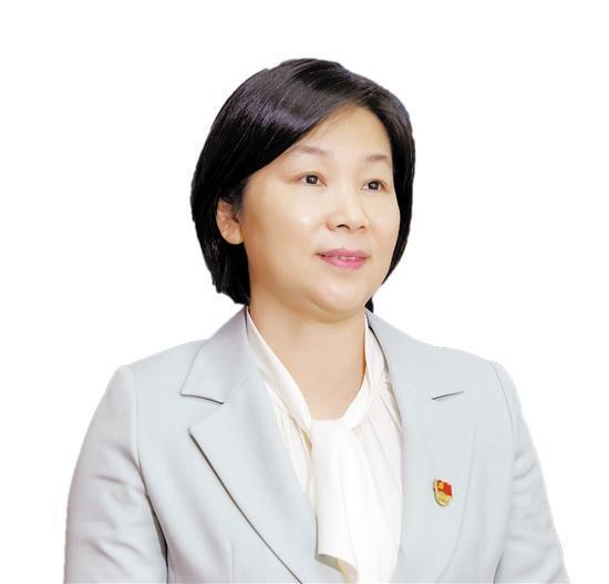 全国人大代表,广东省生态环境厅党组书记徐晓霞:推动粤港澳大湾区成为