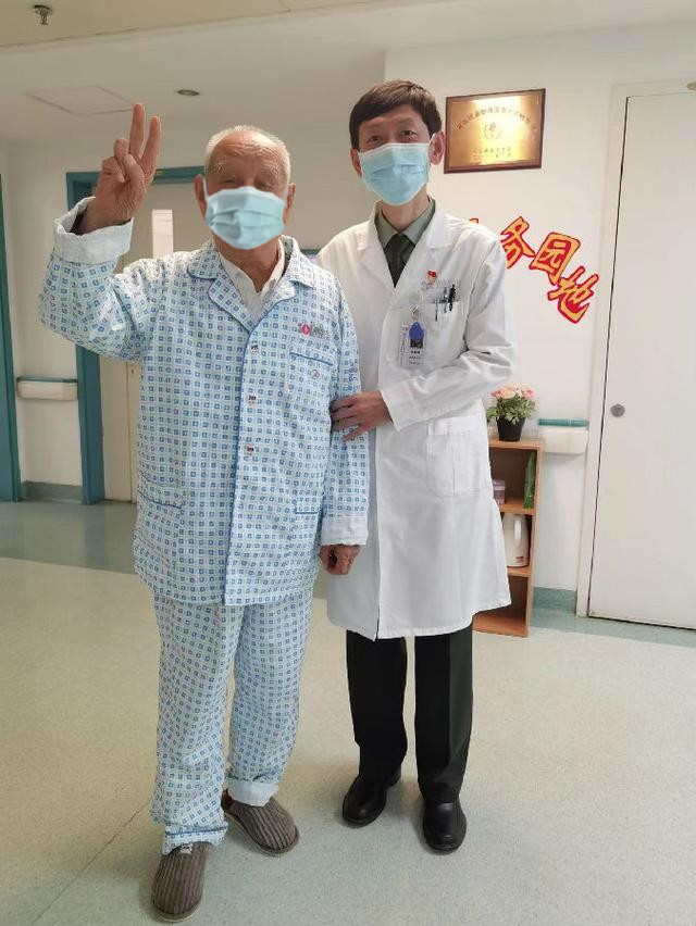 中国好军医丨三十多年如一日,他只专心一件事:为眼疾患者带去光明!