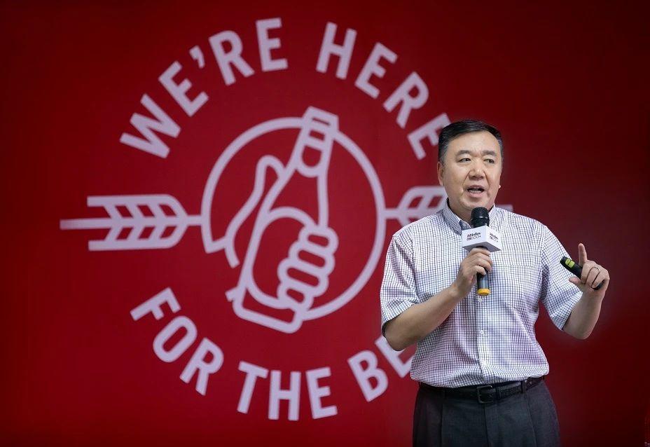 程衍俊接任杨克，百威亚太迎来首位中国籍CEO_腾讯新闻