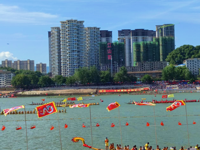 三千载浪里争雄九万年不老乡情沅陵传统龙舟大赛记趣