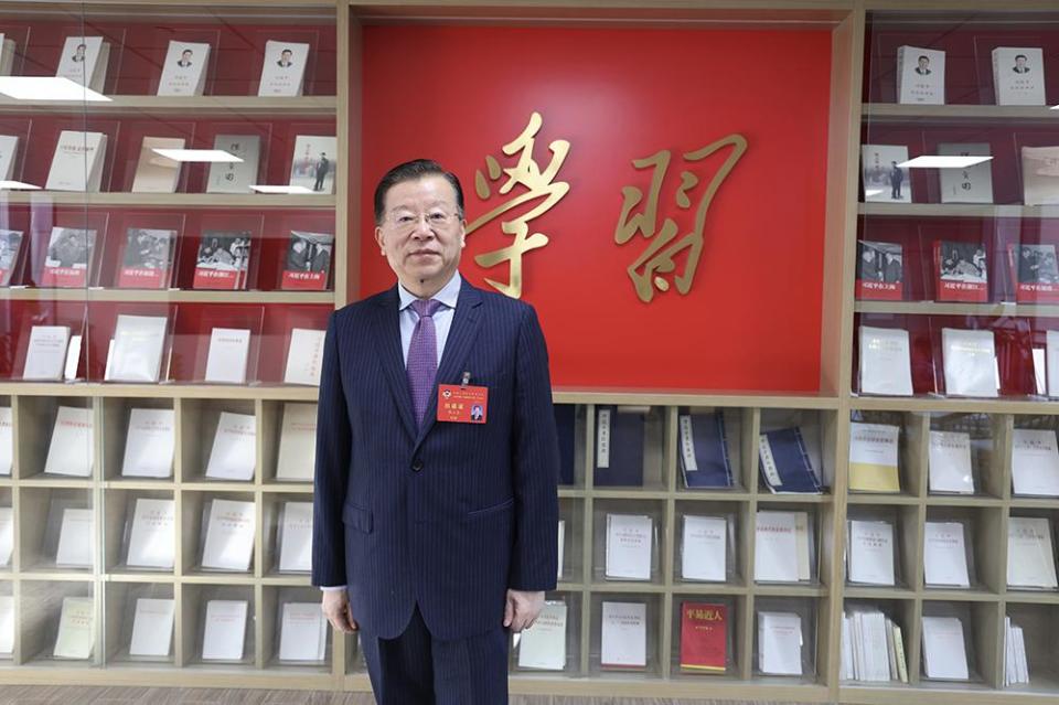 两会之声陈永亮委员建议加快消费场景智能化改造激发消费潜力