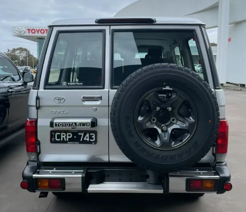 丰田新款lc70王者归位,约合人民币33万,配置升级,搭2.