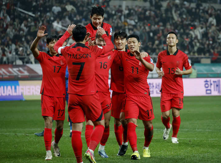 今晚8:00,世预赛中国男足主场迎战韩国队_腾讯新闻