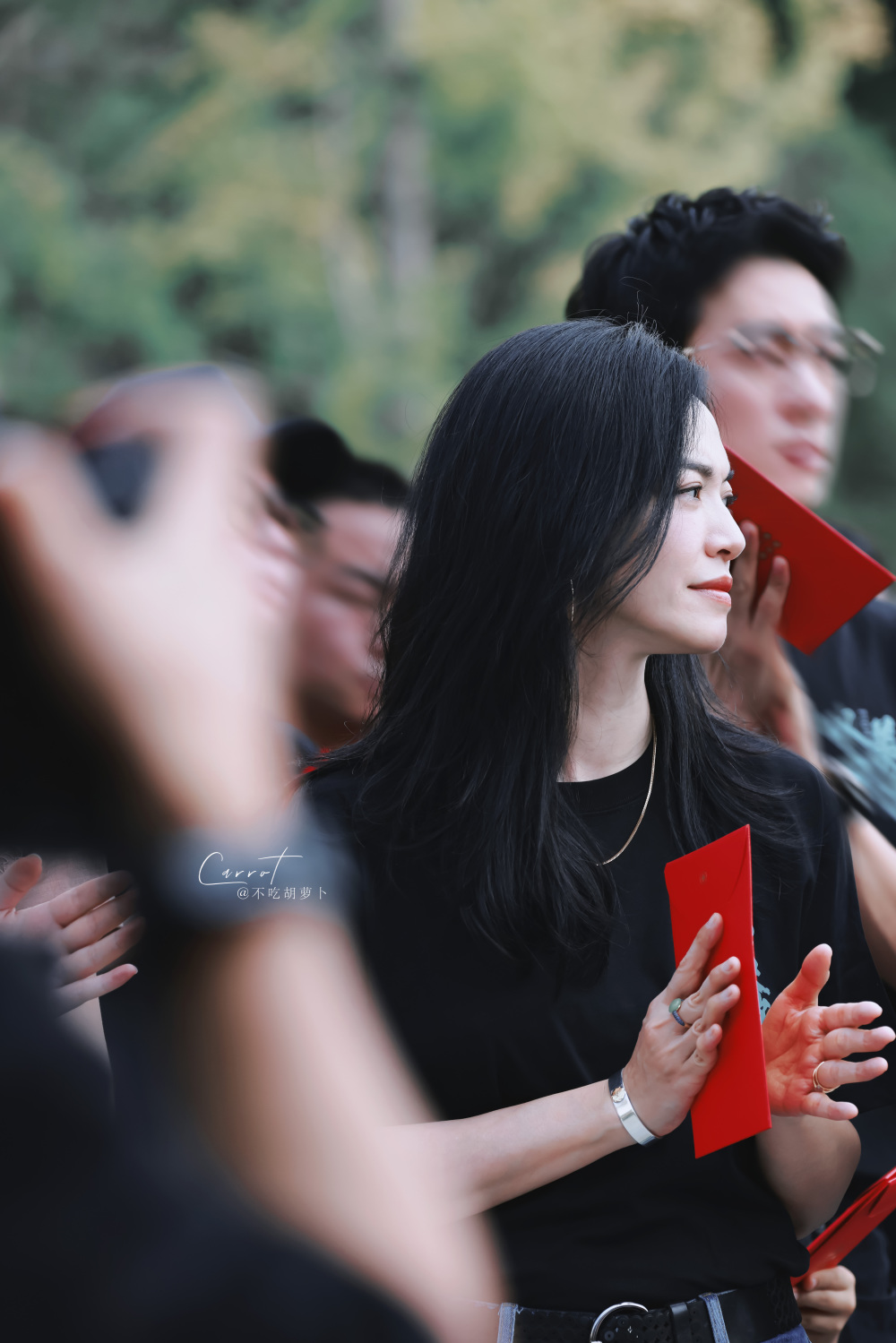 据悉,《以美之名》这部剧中,姚晨饰演女主角乔杨,剧中是一名整形医生