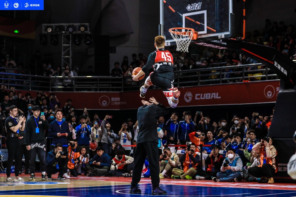 专访cba扣篮王杨浩未来希望与国外扣篮高手交流为国争光