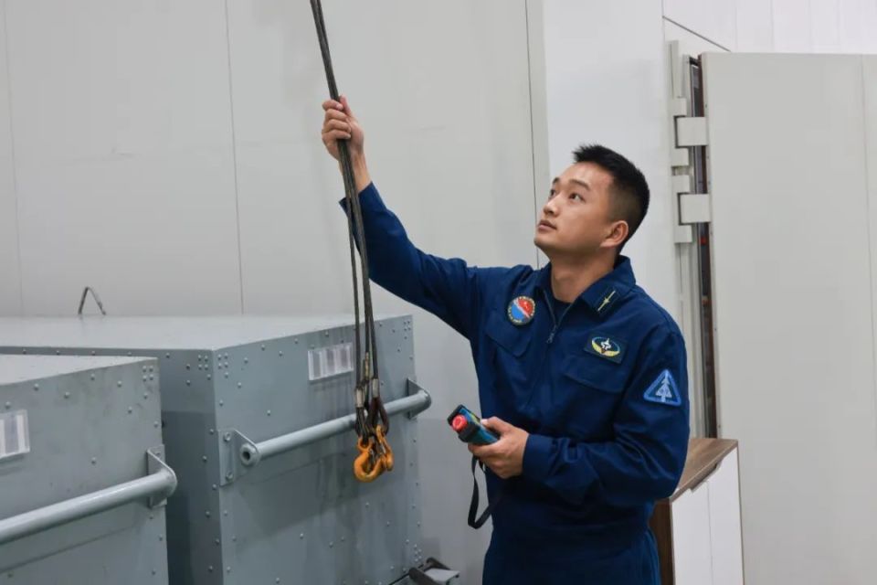 向『天空』大声地说:我爱你!