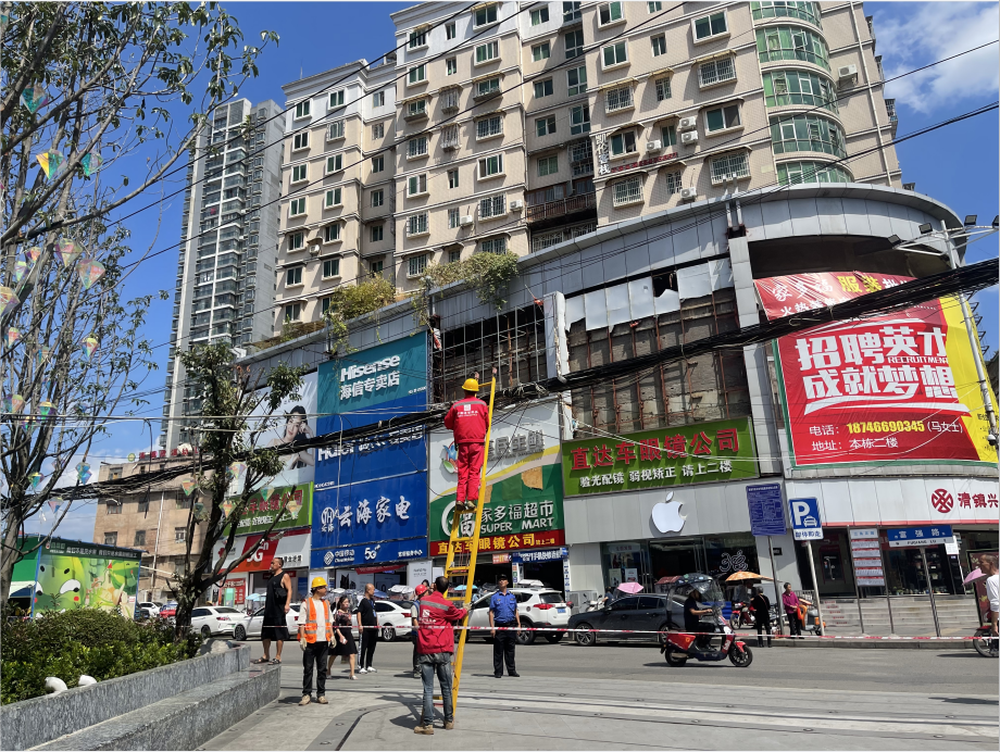67整改三角花园凌乱的空中线缆 清镇市这样做_腾讯新闻