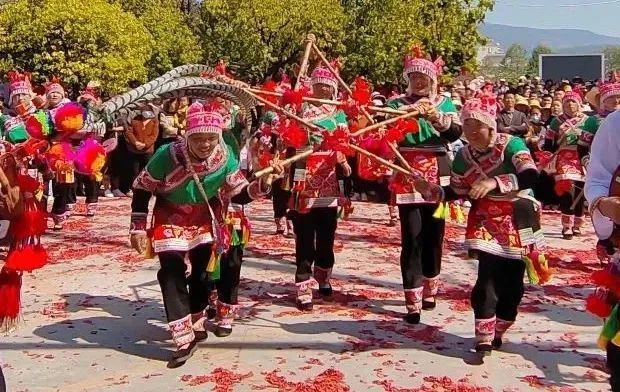 红塔区小石桥彝族乡第十三届火把节暨首届民俗文化节等你来!