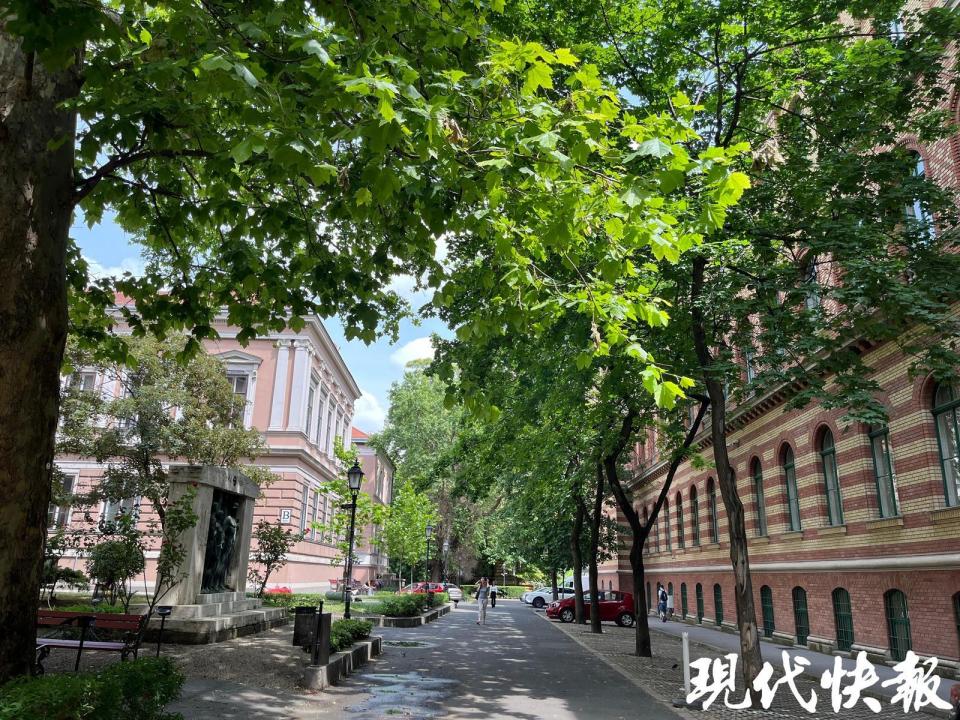 与凤凰一起阅读中国!