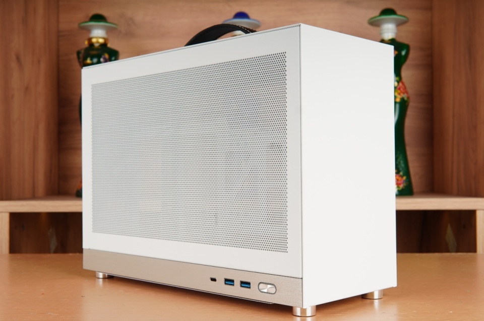 4l的itx机箱装240水冷,能盖上就算赢,闪鳞s450 itx机箱评测_腾讯新闻