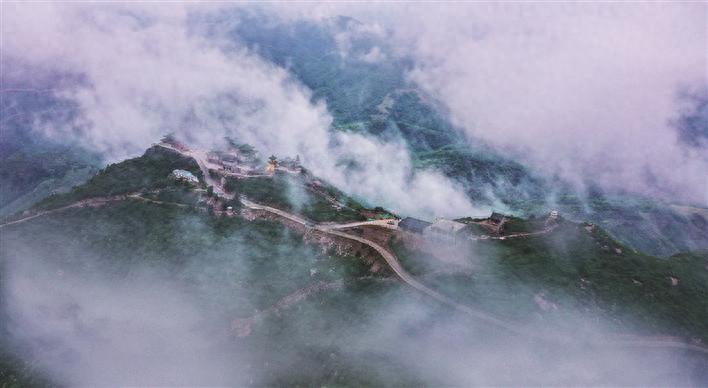 图 / 王元元赏析:坐落在临县与方山交界处的汉高山,原名满堂山,据说