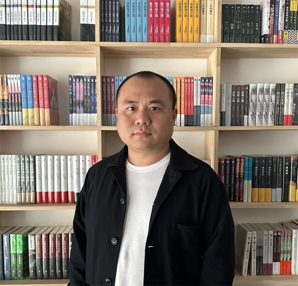 悬疑推理作家访谈录丨时晨：开书店的推理小说家_腾讯新闻