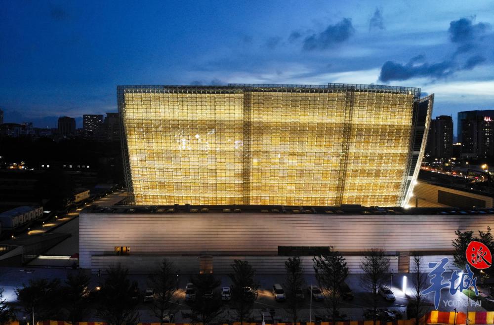 视频图集广州新地标广州艺术博物院广州美术馆新馆亮灯