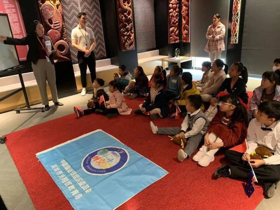 向世界讲好中国故事“小小外交官”走进新西兰驻华大使馆 向世界讲好中国故事“小小外交官”走进新西兰驻华大使馆