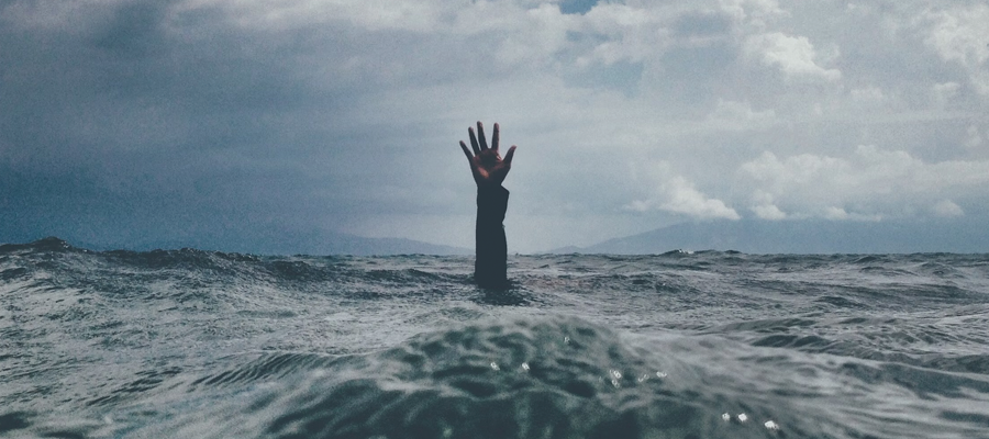 深陷泥潭中的职场人