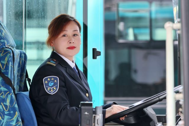 公交女司机刘蕾:安全行车80余万公里,运送300多万乘客