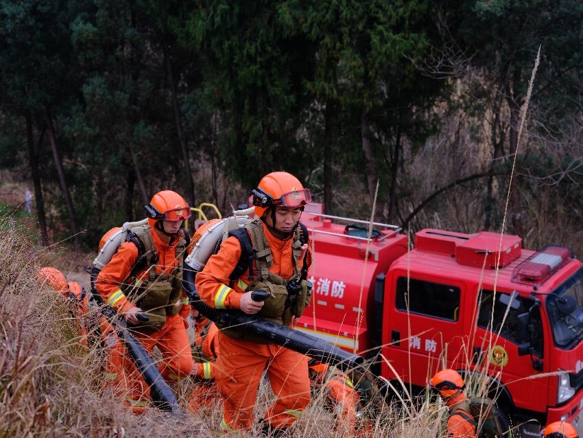 春节万家团圆成都森林消防进驻林区景区坚守防火阵地