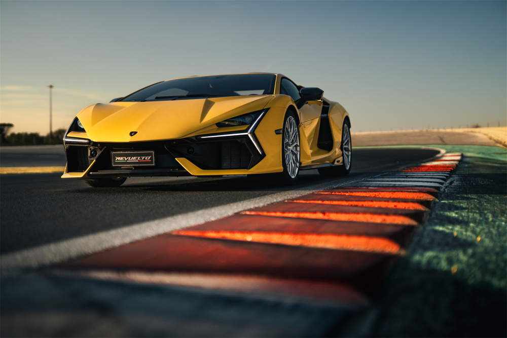 兰博基尼revuelto评测 aventador的合格继任者?_腾讯新闻