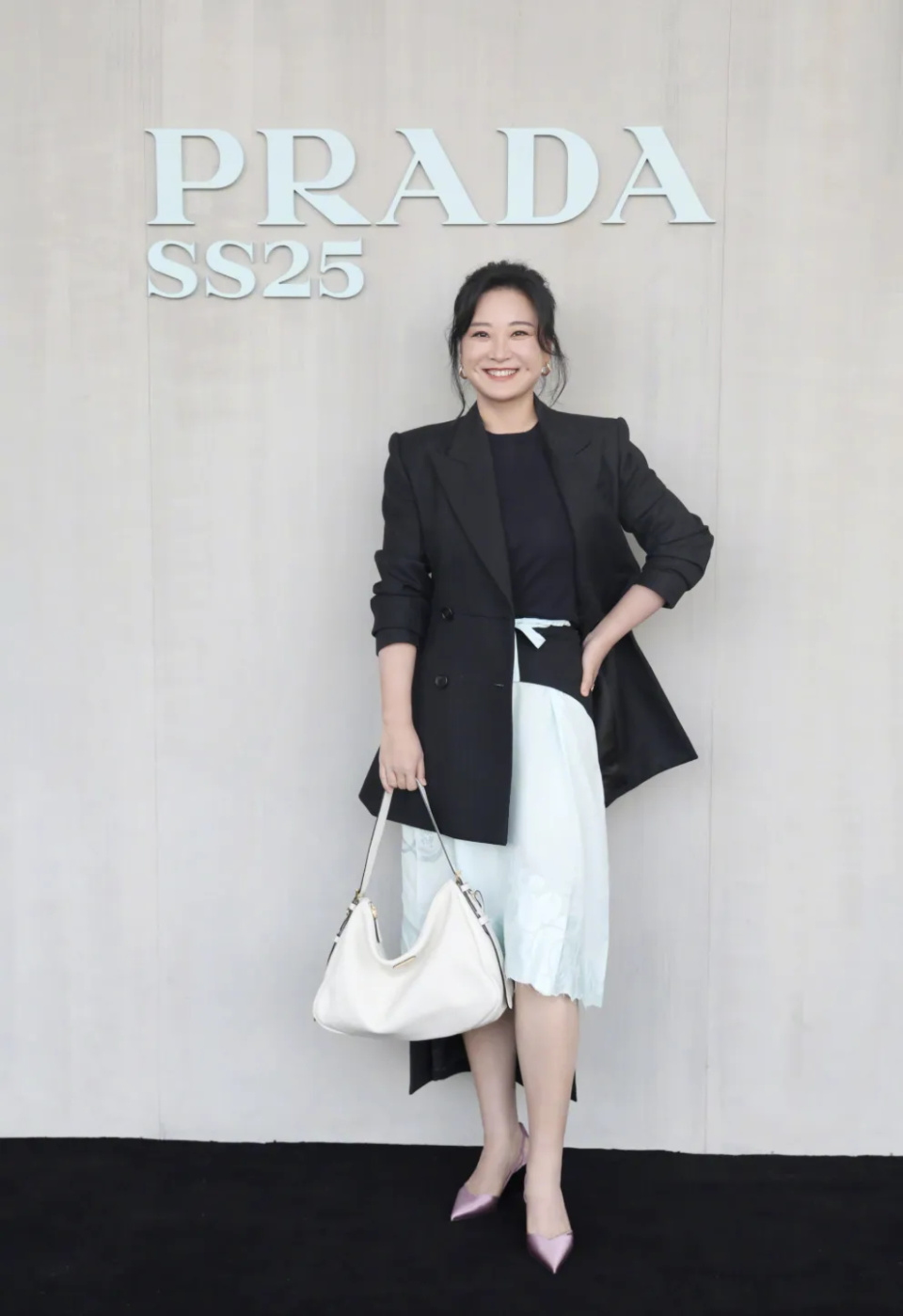 贾玲又瘦了近照越来越美米兰时装周惊艳四方网友太飒了