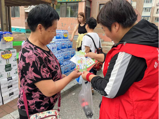 东方社区开展"垃圾分类,志愿者在行动"主题活动
