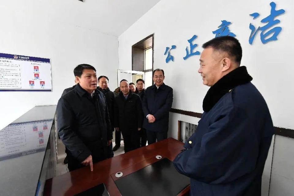 鞠振带队在忻州督导检查安全生产工作