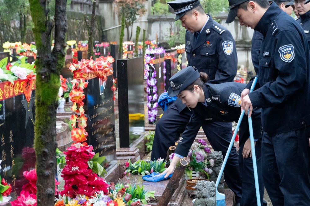 赵志辅警烈士图片