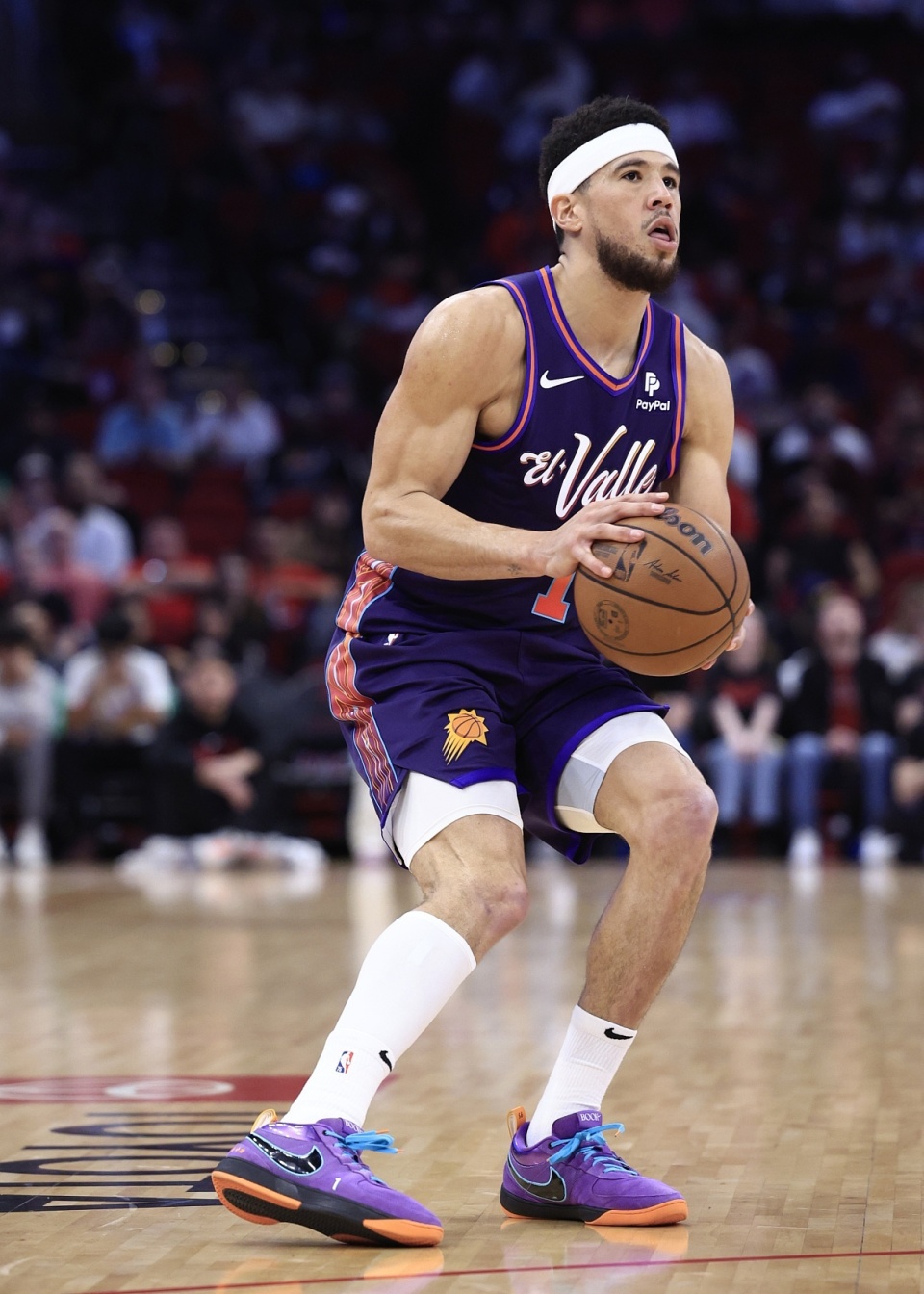 布克24中13砍下37分4助攻