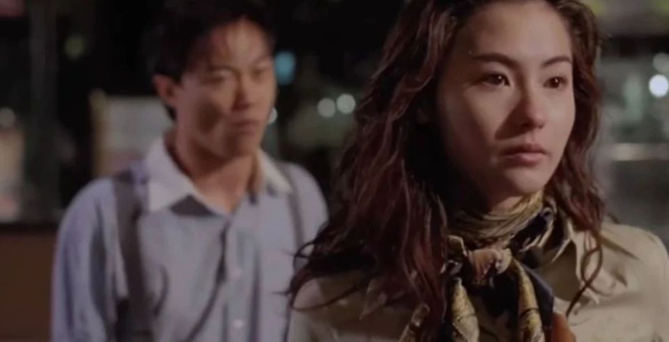 在一次激烈的争吵后,妻子气冲冲地提出了离婚,更让卓凡觉得,妻子其实