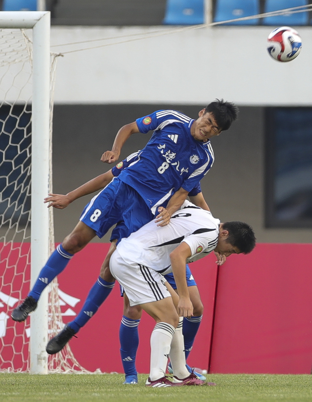 足球——全国青少年校园足球联赛:大连八中夺得高中男子组冠军