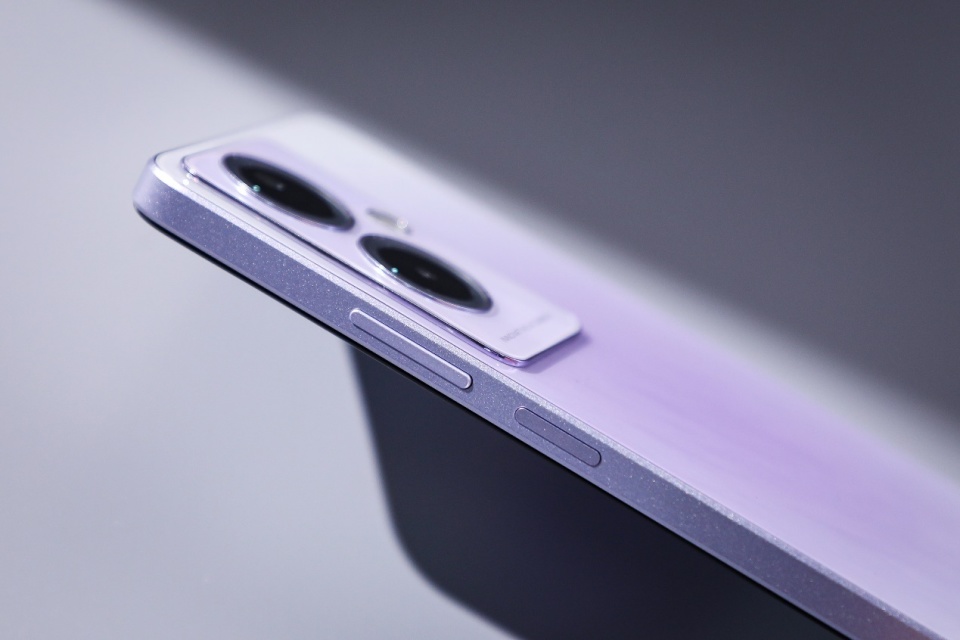 后盖宛如冰晶般精致闪耀oppoa2手机外观图赏