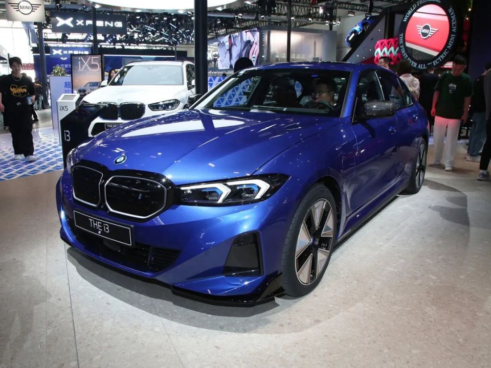 这款准4.9米宝马车,降到17万多,我连标题都不会写了