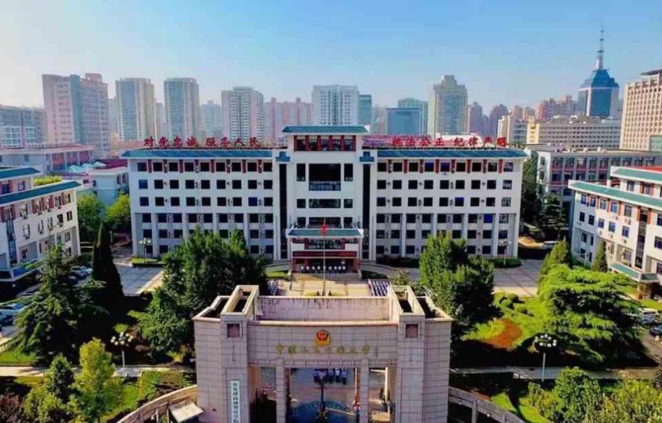 中国公安大学校园风光图片